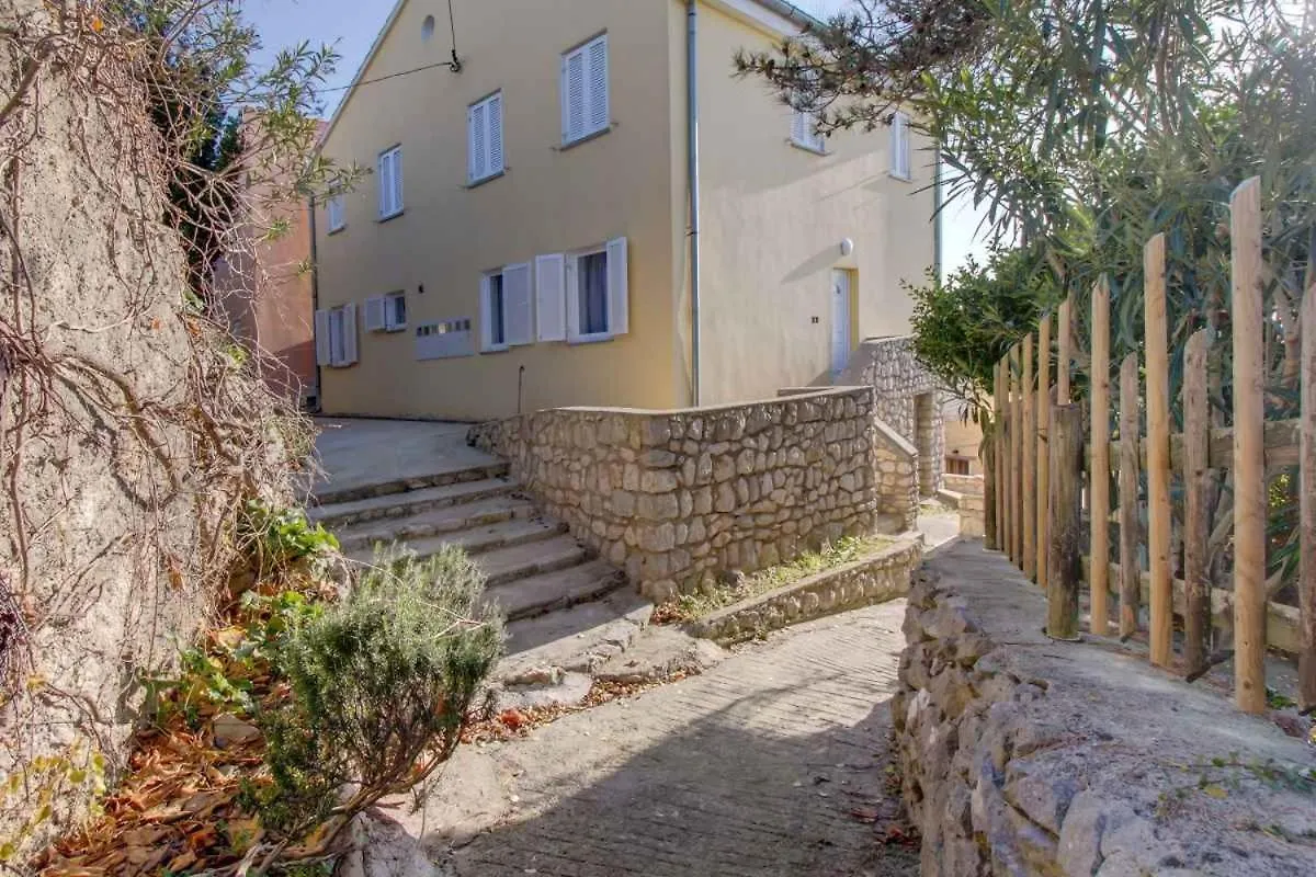 Apartment In Cunski/Insel Losinj 15045